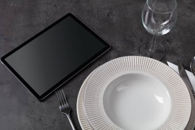 Sofra tablet kavramı ile