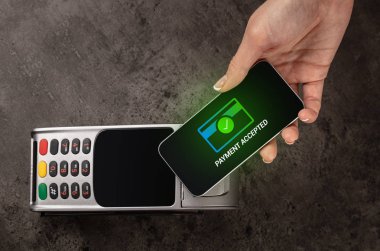 Hareket eden telefon ile kabul edilen ödeme