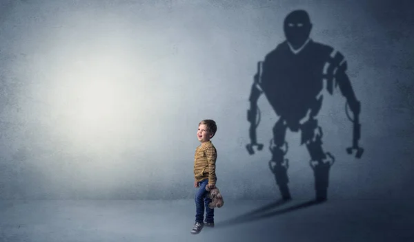 Robotman sombra de um menino bonito — Fotografia de Stock