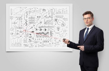 Profesör ekonomi öğretim beyaz tahta üzerinde