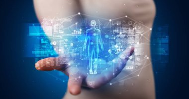 Hologram Projeksiyon sağlık konsepti ile tutan genç kişi