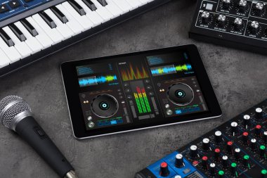 Karıştırma müzik ve aletleri kavramı