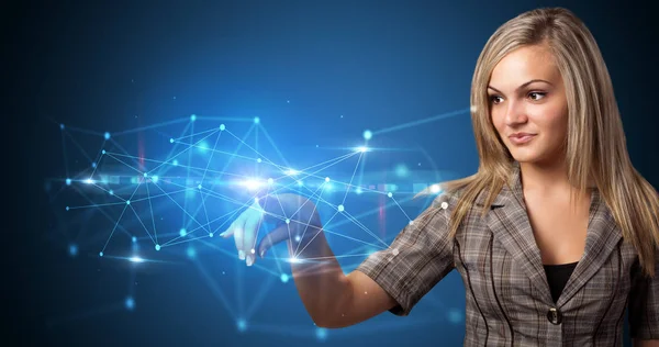 Vrouw aanraken web hologram — Stockfoto