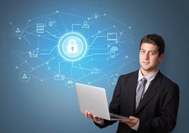 Office bulut teknoloji kavramı sunan kişi