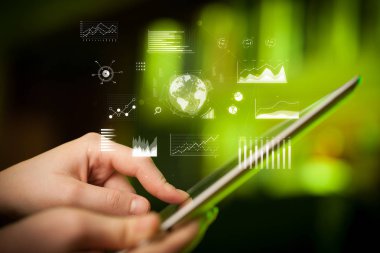 Tablet küresel sistem kavramı ile tutarak