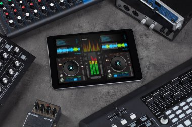 Karıştırma müzik ve aletleri kavramı