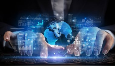 Uluslararası sistem konsepti ile klavye yazarak kadın