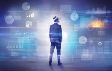 İşadamı vj gözlüklü bir proje denetimi