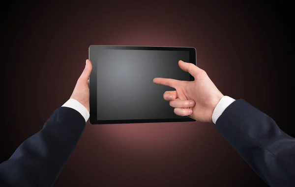 Χέρι με χρήση tablet με αντίγραφο χώρου — Φωτογραφία Αρχείου