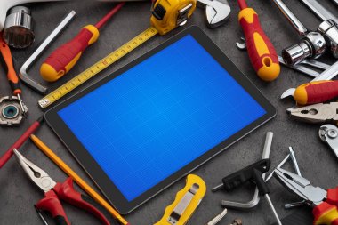 Tablet araçlar ve kılavuz ekran konsepti ile