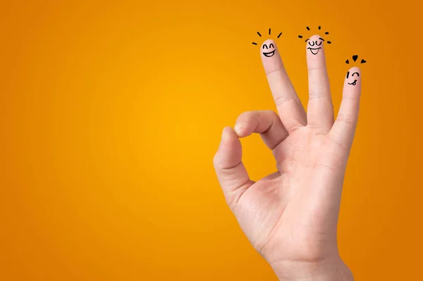 Glückliche Finger mit Brainstorming-Konzept — Stockfoto
