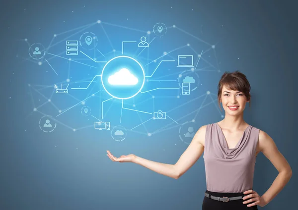 Person präsentiert Cloud-Technologie-Konzept für Büros — Stockfoto