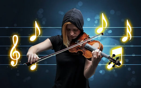 Joven violinista con hoja de música — Foto de Stock