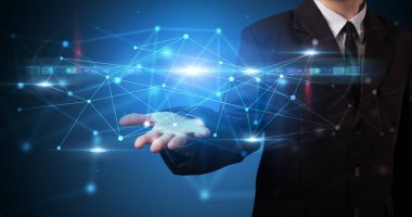 Web hologramın tutan kişi