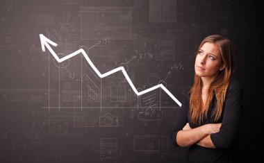 Artan grafik kavramı ile duran kişi