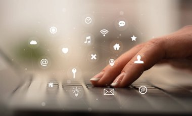 Klavye uygulama simgeleri ile yazarak el