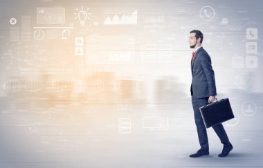 İşadamı ile veritabanı kavramı yürüyüş