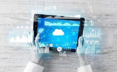 Tablet tutarak ve finantial rapor kavramı kontrol el