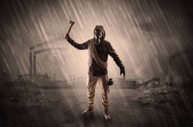 Gaz Maskeli adam yıkıldı ortamında