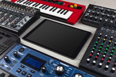 Tablet ve elektronik müzik aletleri 