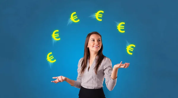 Személy bűvészkedni az eurójel — Stock Fotó