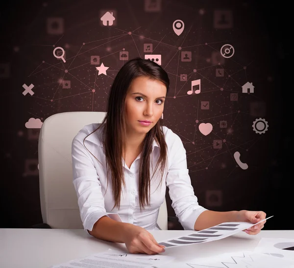 Trabajo de secretaria con concepto multitarea —  Fotos de Stock