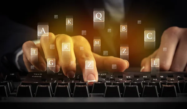 Mujer escribiendo en el teclado con letras alrededor —  Fotos de Stock