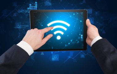 Tablet ile online kavramı kullanarak ele