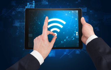 Tablet ile online kavramı kullanarak ele