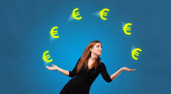 Giocoliere persona con simbolo euro — Foto Stock