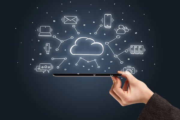 Hand werken op telefoon met cloud technologie systeemconcept — Stockfoto