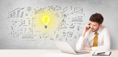 Yeni fikir konsepti ile iş adamı