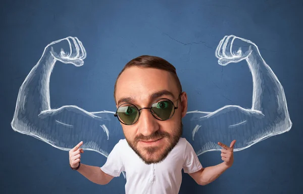 Big head on small body wants to be strong — Stock Photo, Image