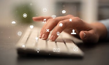 Klavye uygulama simgeleri ile yazarak el