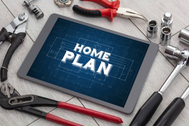 Tablet ve mimar araçları çevresinde