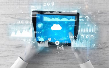 Tablet tutarak ve finantial rapor kavramı kontrol el