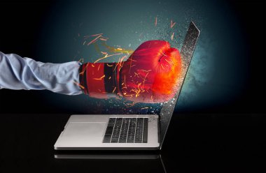 Güçlü dizüstü ekran vurmak kol