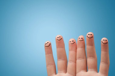 Gülümseme parmak birlikte