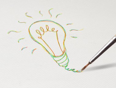 Kalem kağıt üzerine çizim ampul