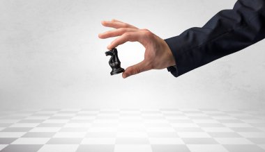 Büyük el satranç oyunu onun sonraki adım alarak
