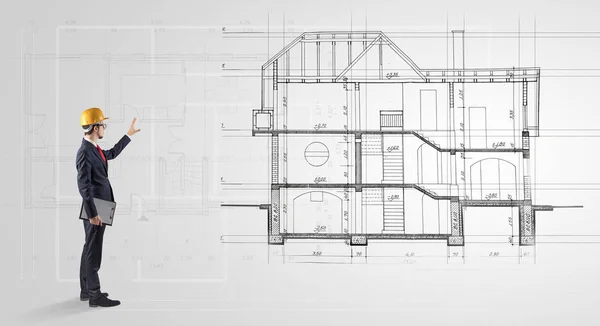 Architetto in cerca di un piano di casa — Foto Stock