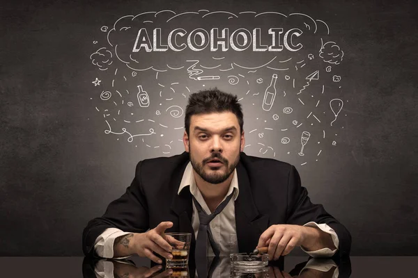 Μεθυσμένος άντρας με αλκοόλ, ναρκωτικά, πονοκέφαλο, οινοπνευματώδη, ναρκωτικά έννοια — Φωτογραφία Αρχείου