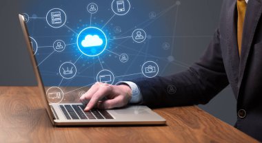 Bulut teknoloji sistem konsepti ile yazarak el