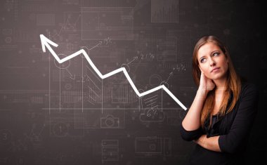 Artan grafik kavramı ile duran kişi