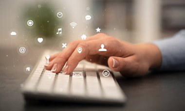 Klavye uygulama simgeleri ile yazarak el