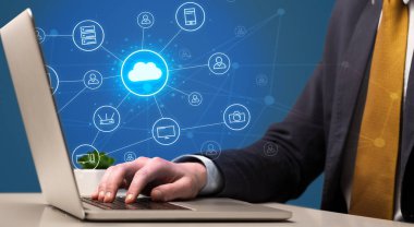 Bulut teknoloji sistem konsepti ile yazarak el