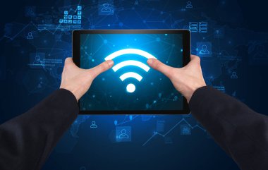 Tablet ile online kavramı kullanarak ele