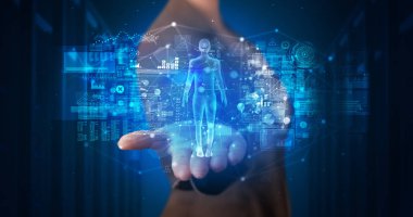 Hologram Projeksiyon sağlık konsepti ile tutan genç kişi