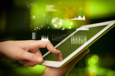 Tablet küresel sistem kavramı ile tutarak