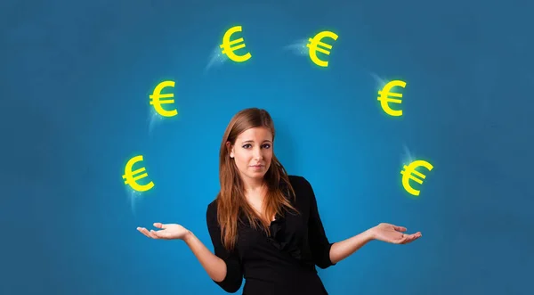 Személy bűvészkedni az eurójel — Stock Fotó